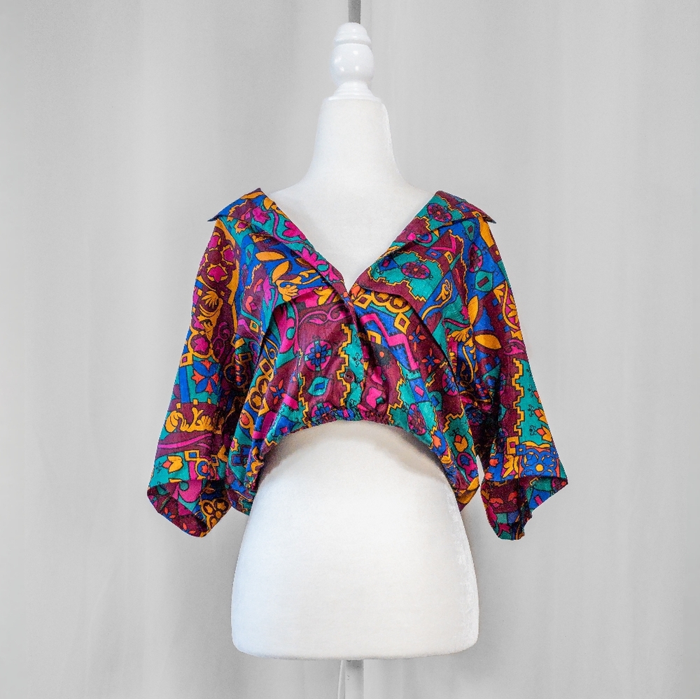 Vivid 90s Short Sleeve Crop Blouse